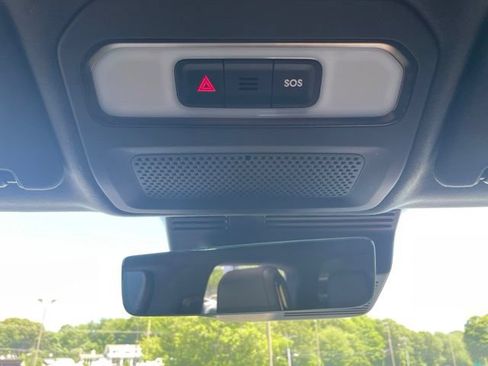 Used 2025 Rivian R1T Premium AWD/4WD image 23