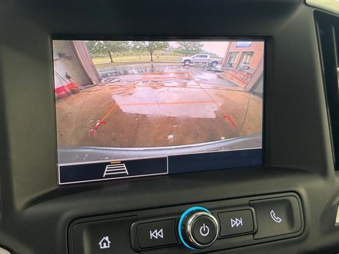 Used 2024 GMC Terrain SLE AWD/4WD image 21