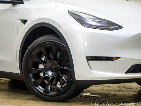Used 2023 Tesla Model Y Long Range AWD/4WD image 4