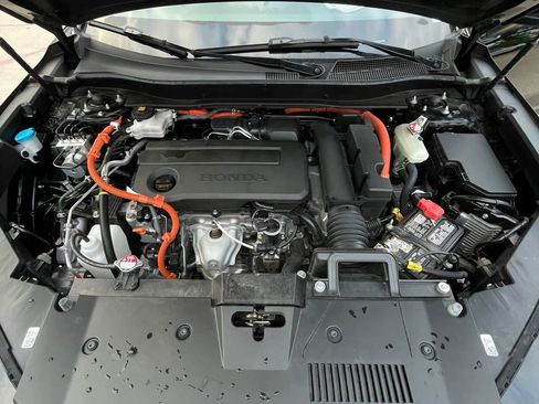 Used 2025 Honda CR-V Sport image 28