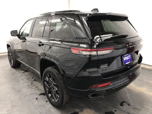 Certified 2024 Jeep Grand Cherokee Summit AWD/4WD image 6