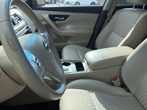 Used 2016 Nissan Altima 2.5 SV FWD image 6