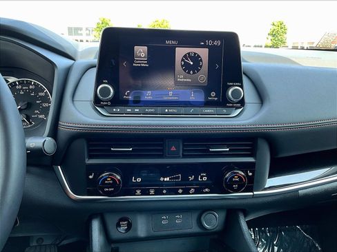 Certified 2026 Nissan Rogue SV AWD/4WD image 18
