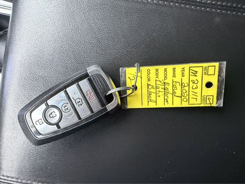 Used 2020 Ford Explorer Platinum w/ Premium Technology Package image 36