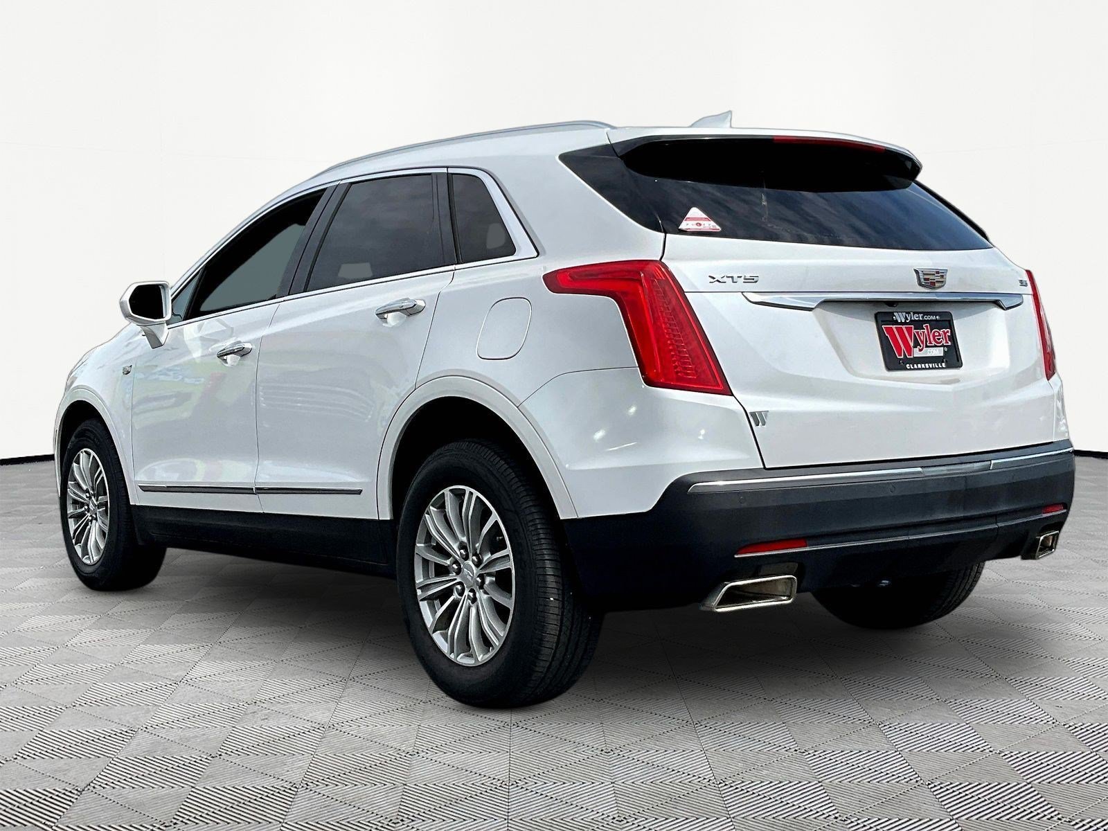 Used 2018 Cadillac XT5 Luxury FWD image 4