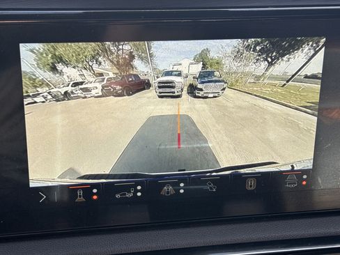 Used 2024 GMC Sierra 2500 AT4 w/ AT4 Preferred Package image 19