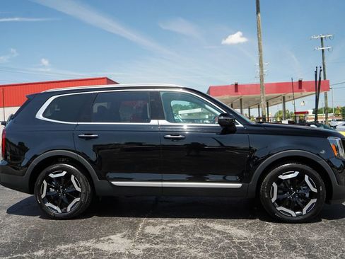 Used 2025 Kia Telluride S FWD image 2