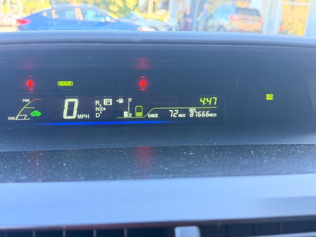 Used 2014 Toyota Prius V Three FWD image 4