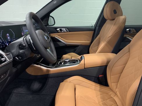 Used 2026 BMW X5 sDrive40i w/ M Sport Package image 12