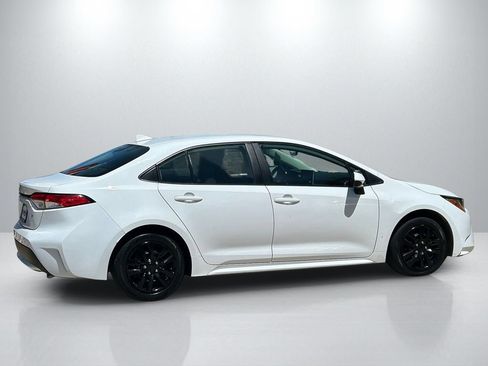Used 2021 Toyota Corolla LE FWD image 4