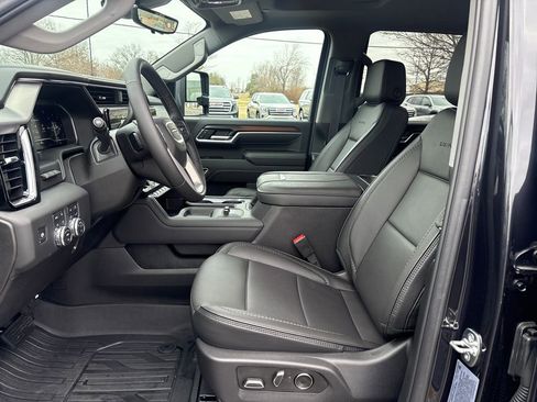 New 2025 GMC Sierra 2500 Denali w/ Denali Reserve Package image 13