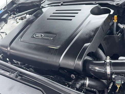 Used 2024 Land Rover Discovery S image 60