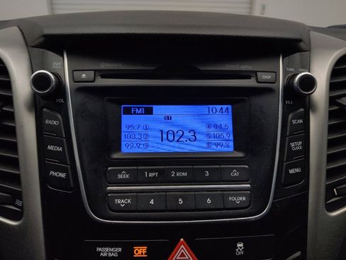 Used 2017 Hyundai Elantra GT image 25