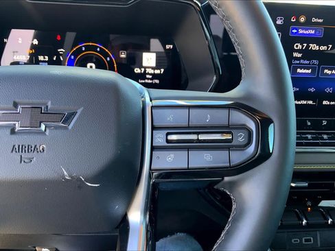 Used 2025 Chevrolet Colorado ZR2 w/ Technology Package image 24