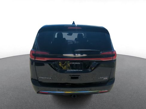 Used 2024 Chrysler Pacifica Limited w/ Trailer Tow Group AWD/4WD image 7