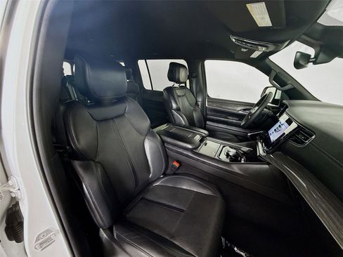 Used 2022 Jeep Wagoneer Series II image 23