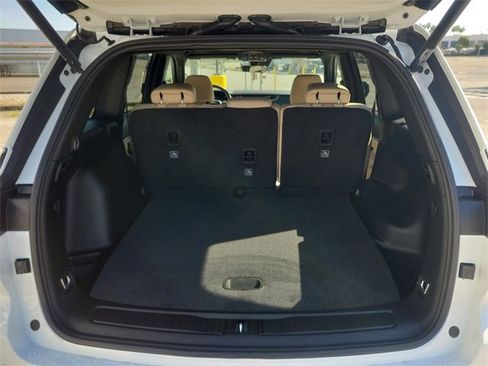 New 2025 Jeep Grand Cherokee Limited image 8