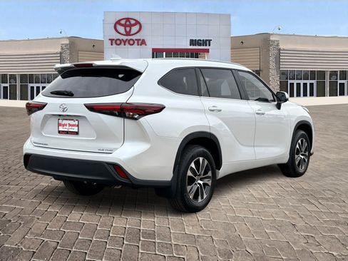 New 2026 Toyota Highlander XLE image 6