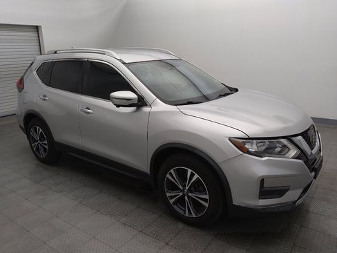 Used 2019 Nissan Rogue SV w/ Premium Package FWD image 11
