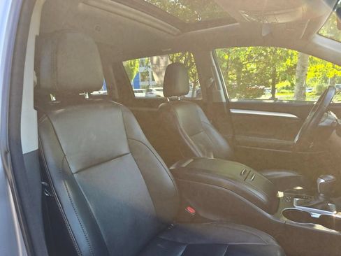 Used 2016 Toyota Highlander XLE AWD/4WD image 13