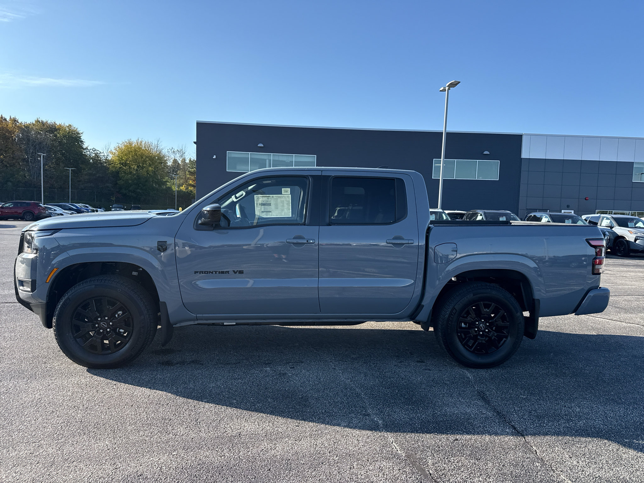 New 2027 Nissan Frontier SV w/ SV Convenience Package AWD/4WD image 18