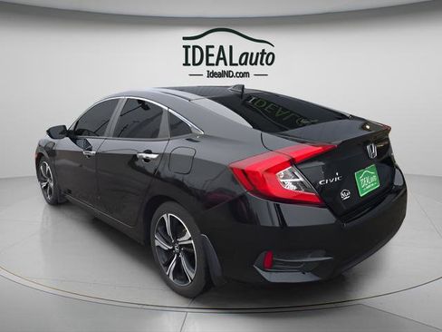 Used 2018 Honda Civic Touring image 8