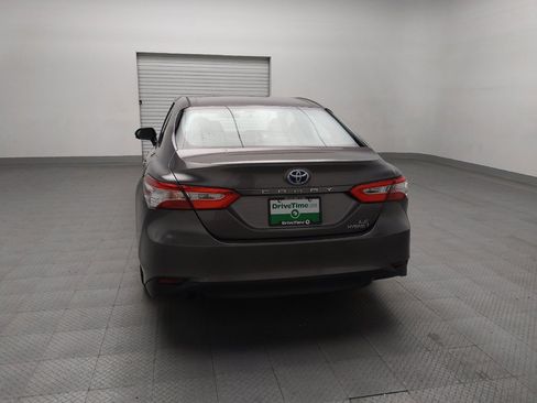 Used 2018 Toyota Camry LE FWD image 6