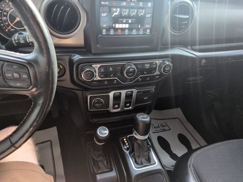 Used 2021 Jeep Wrangler Sport AWD/4WD image 17