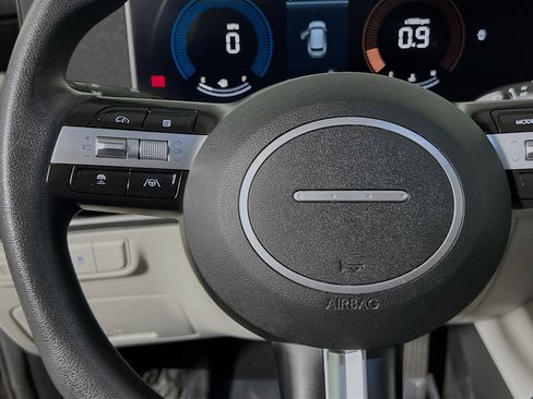 Used 2025 Hyundai Tucson SEL FWD image 19