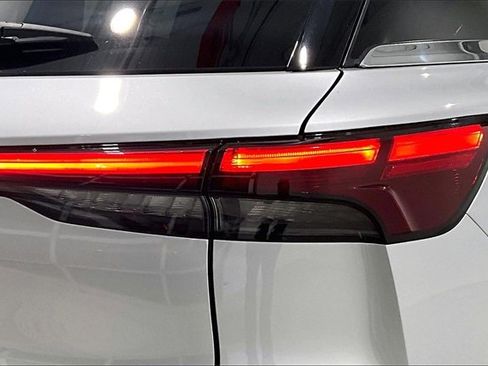 Used 2023 INFINITI QX60 Luxe image 24