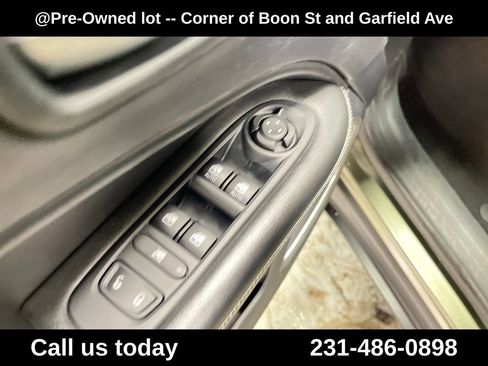 Used 2021 Jeep Compass Latitude AWD/4WD image 16