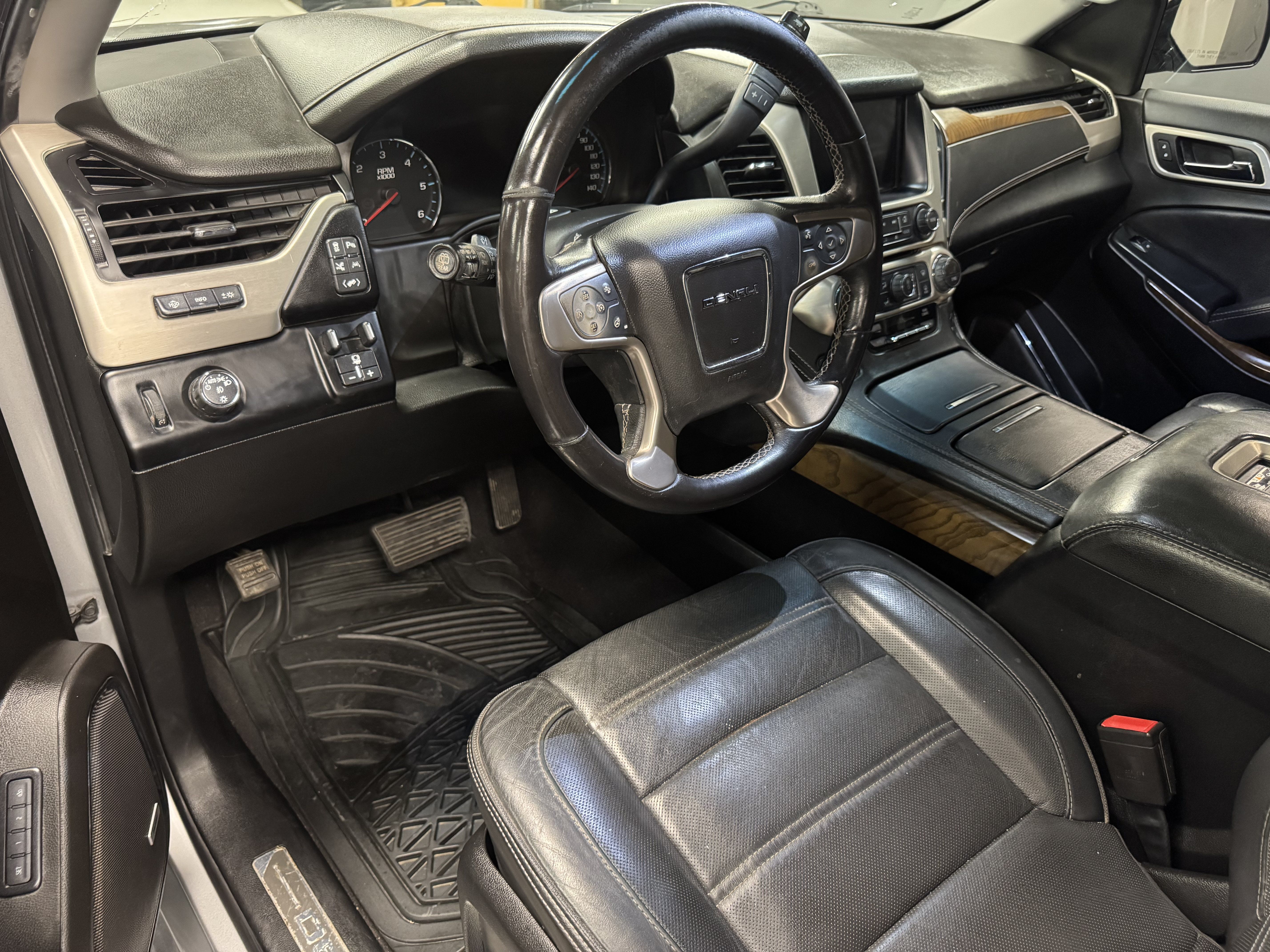 Used 2019 GMC Yukon Denali w/ Denali Ultimate Package RWD image 19