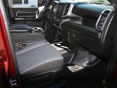 Used 2024 RAM 2500 Big Horn AWD/4WD image 46