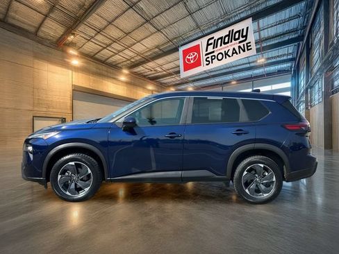 Used 2024 Nissan Rogue SV AWD/4WD image 3