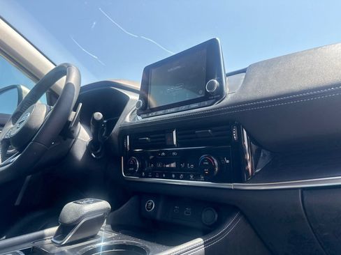 Used 2021 Nissan Rogue SL FWD image 23