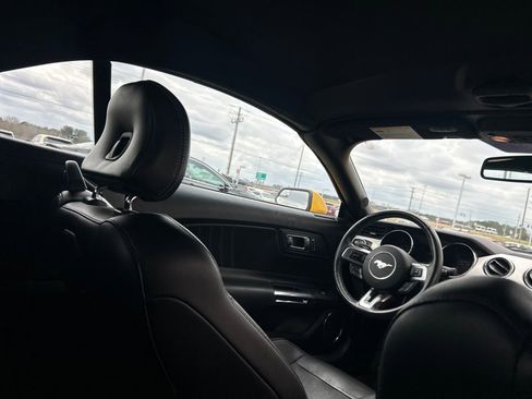 Used 2016 Ford Mustang Premium image 25