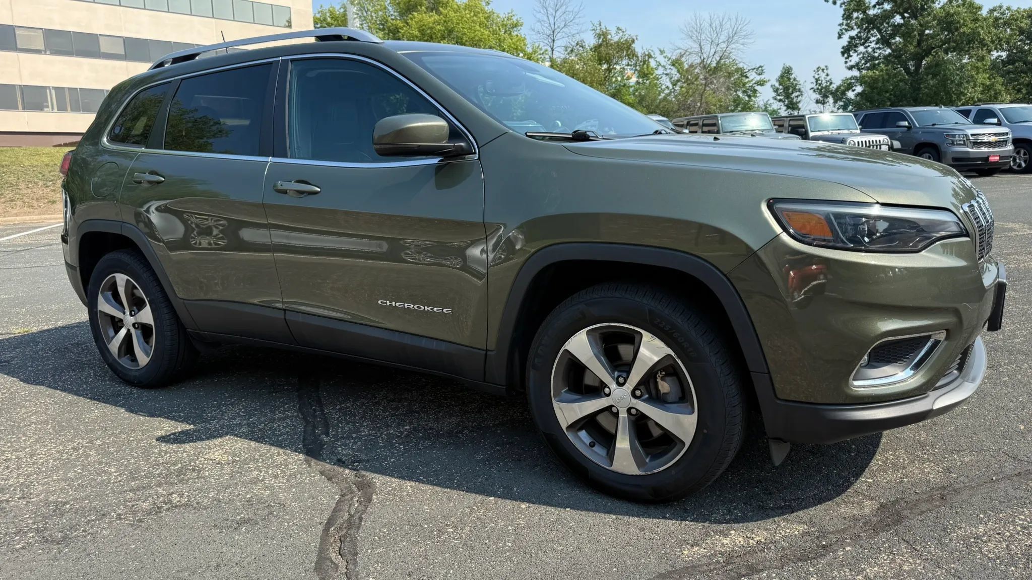 Used 2020 Jeep Cherokee Limited AWD/4WD image 13