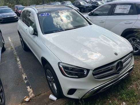 Used 2021 Mercedes-Benz GLC 300 4MATIC w/ Premium Package image 2
