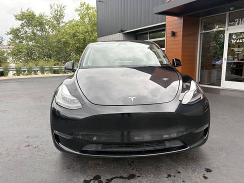 Used 2023 Tesla Model Y Long Range AWD/4WD image 3