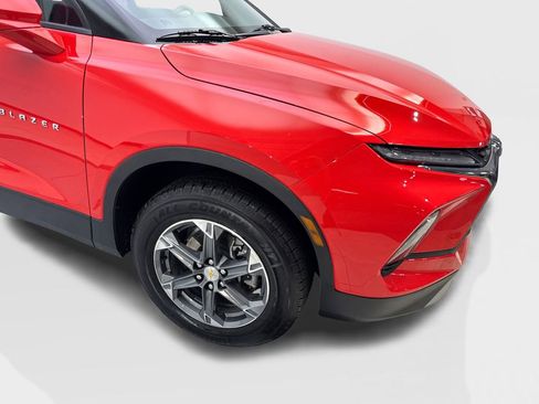 Used 2025 Chevrolet Blazer LT FWD image 19