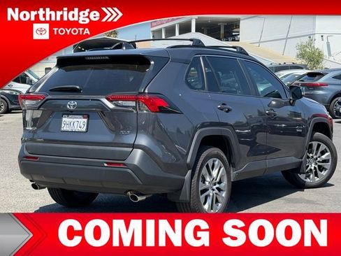 Used 2023 Toyota RAV4 XLE Premium FWD image 4