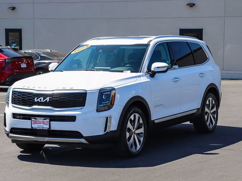 Used 2022 Kia Telluride S FWD image 3