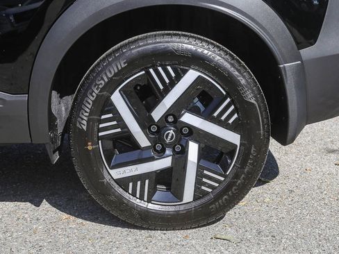 Used 2026 Nissan Kicks SV image 10