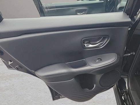 Used 2024 Honda HR-V LX image 17