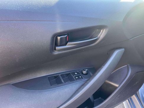 Used 2022 Toyota Corolla LE image 16