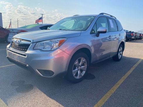 Used 2016 Subaru Forester 2.5i Premium w/ All-Weather Package AWD/4WD image 17