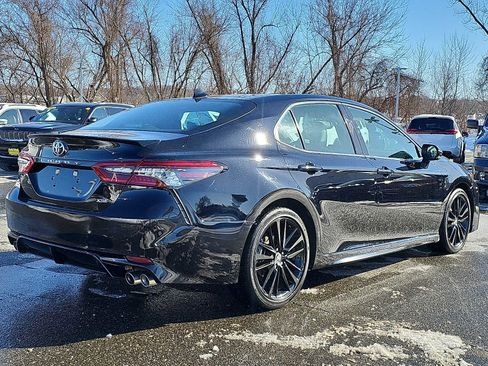 Used 2022 Toyota Camry XSE image 6