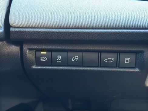 Used 2025 Toyota Camry LE w/ Convenience Package image 26