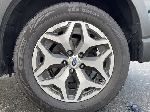 Used 2023 Subaru Forester Premium image 19