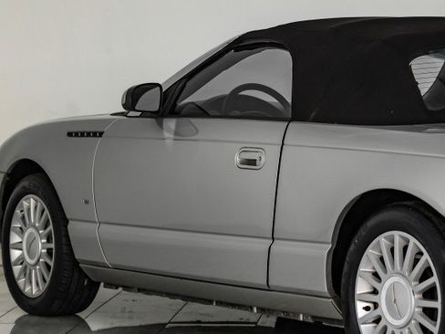 Used 2004 Ford Thunderbird image 50